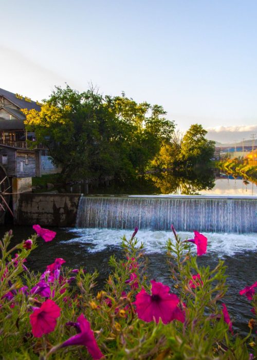 Closest Lodging to Old Mill and Top 10 Hotel and Vacation Condos in Downtown Pigeon Forge Closest Lodging to Old Mill and Top 10 Hotel and Vacation Condos in Downtown Pigeon Forge