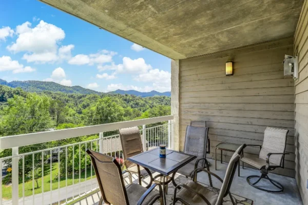 Whispering Pines Come on Inn 531 3 Bedroom Condo in Resort in Pigeon Forge