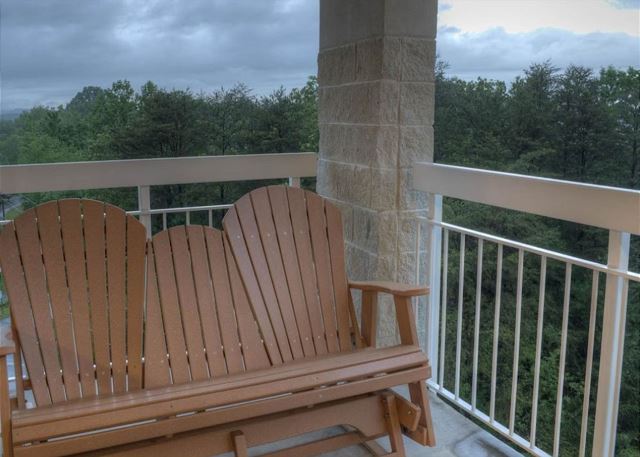 Whispering Pines 141 Pigeon Forge TN Downtown City View Condo