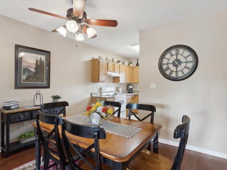Whispering Pines 444 Vacation Destination Downtown Pigeon Forge with Mountain View