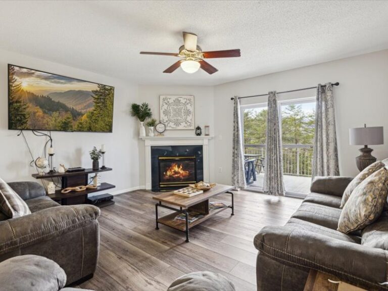 Whispering Pines Condo 621 Three Bedroom Rental in Downtown Pigeon Forge