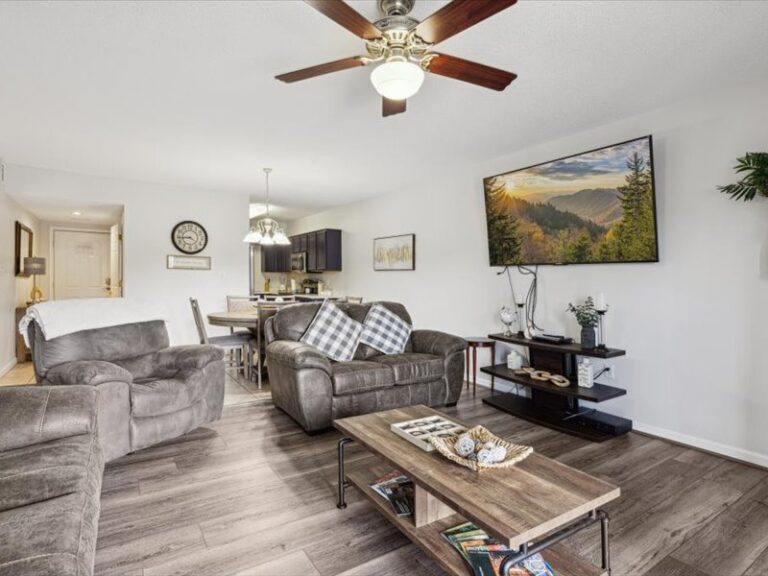 Whispering Pines Condo 621 Three Bedroom Rental in Downtown Pigeon Forge