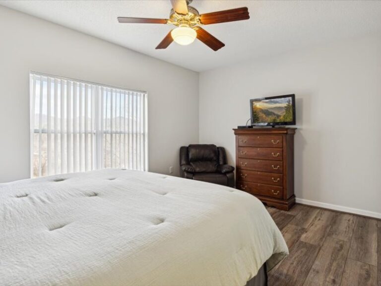Whispering Pines Condo 621 Three Bedroom Rental in Downtown Pigeon Forge