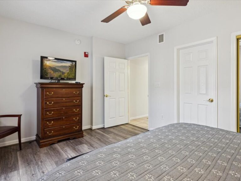 Whispering Pines Condo 621 Three Bedroom Rental in Downtown Pigeon Forge