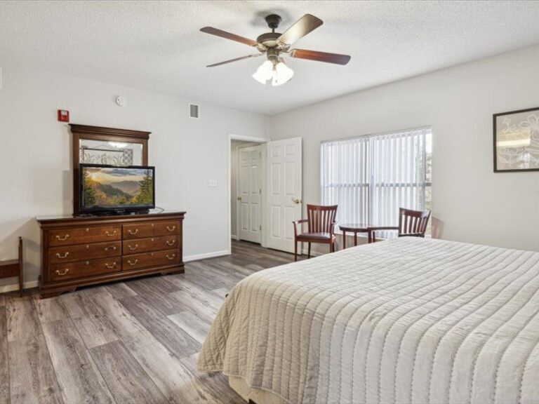 Whispering Pines Condo 621 Three Bedroom Rental in Downtown Pigeon Forge