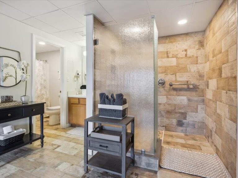 Whispering Pines Condo 621 Three Bedroom Rental in Downtown Pigeon Forge
