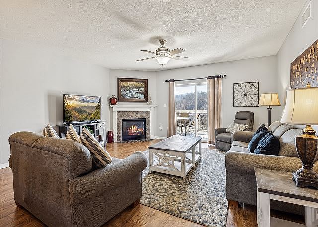 Whispering Pines Condo 544 4 Bedroom in Pigeon Forge TN