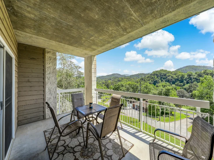 Whispering Pines Come on Inn 531 3 Bedroom Condo in Resort in Pigeon Forge