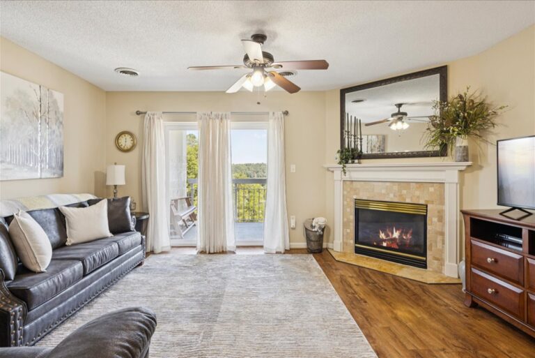 Whispering Pines 141 Pigeon Forge TN Downtown City View Condo