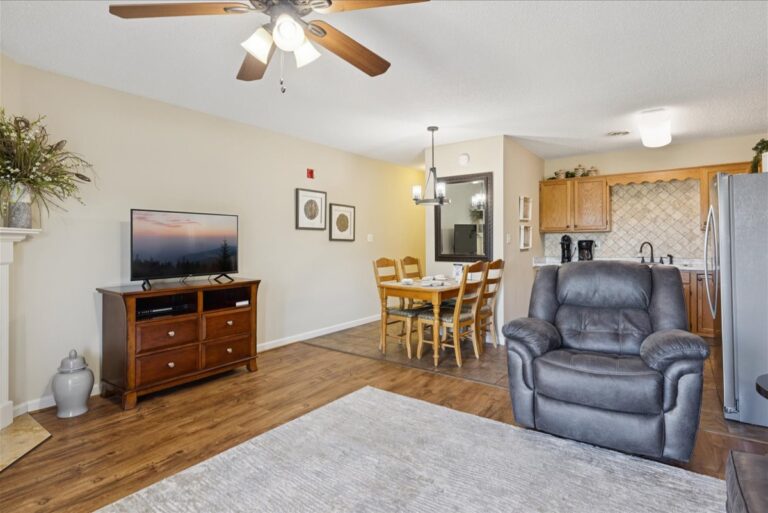 Whispering Pines 141 Pigeon Forge TN Downtown City View Condo