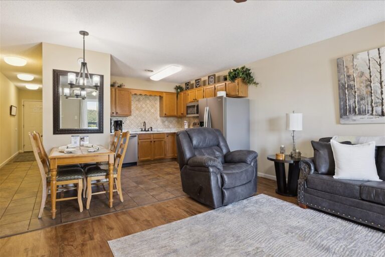 Whispering Pines 141 Pigeon Forge TN Downtown City View Condo