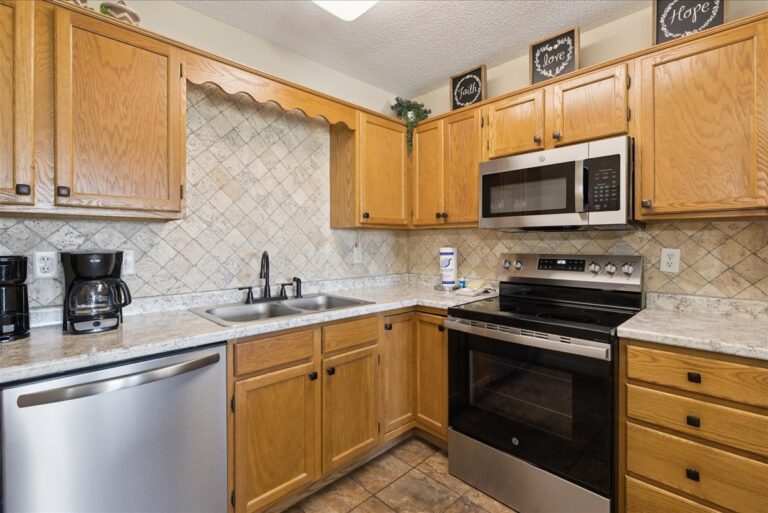 Whispering Pines 141 Pigeon Forge TN Downtown City View Condo