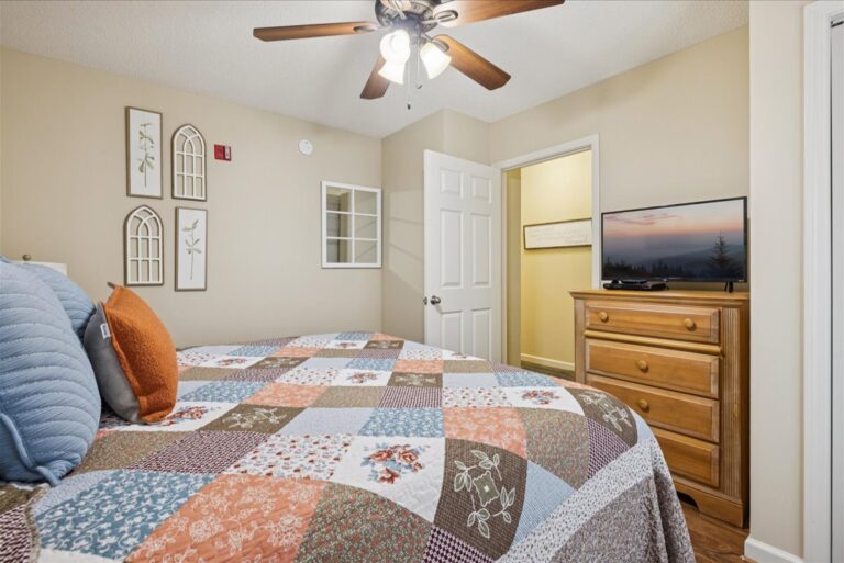 Whispering Pines 141 Pigeon Forge TN Downtown City View Condo