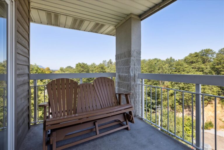 Whispering Pines 141 Pigeon Forge TN Downtown City View Condo