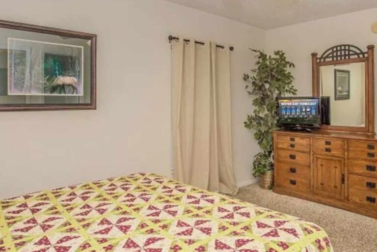 Whispering Pines Smokin' Views Condo 651 Pigeon Forge