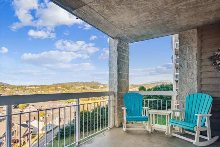 Whispering Pines Condo 124 Near Smokies and Dollywood, Pigeon Forge Vacation Rental