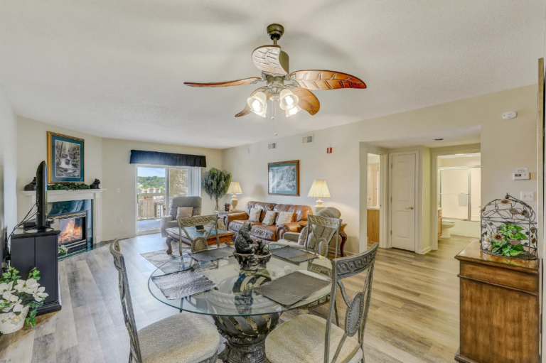 Whispering Pines Condo 243 near Smokies and Dollywood, in Pigeon Forge TN
