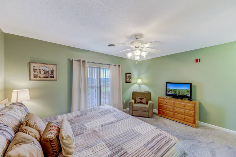 Whispering Pines Bird's Eye View Condo 252 Pigeon Forge