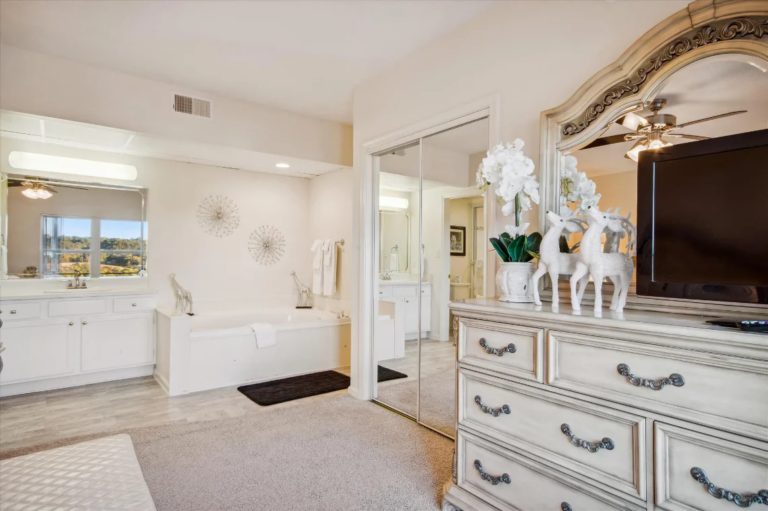 Whispering Pines Condo 124 Near Smokies and Dollywood, Pigeon Forge Vacation Rental