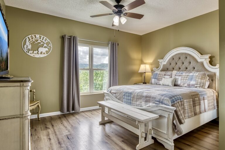 Whispering Pines Splendor at the Pines Condo 443 Pigeon Forge, Downtown, Near Dollywood, Smoky Mountains