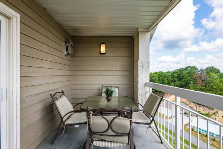 Whispering Pines Time for 2 Condo 251 Downtown Pigeon Forge Vacation Rental near Smokies