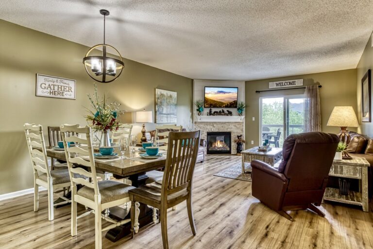 Whispering Pines Splendor at the Pines Condo 443 Pigeon Forge, Downtown, Near Dollywood, Smoky Mountains