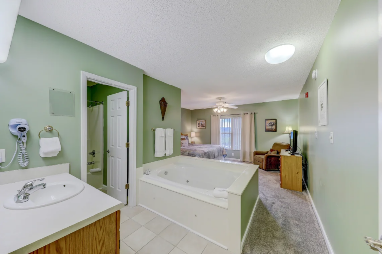 Whispering Pines Bird's Eye View Condo 252 Pigeon Forge