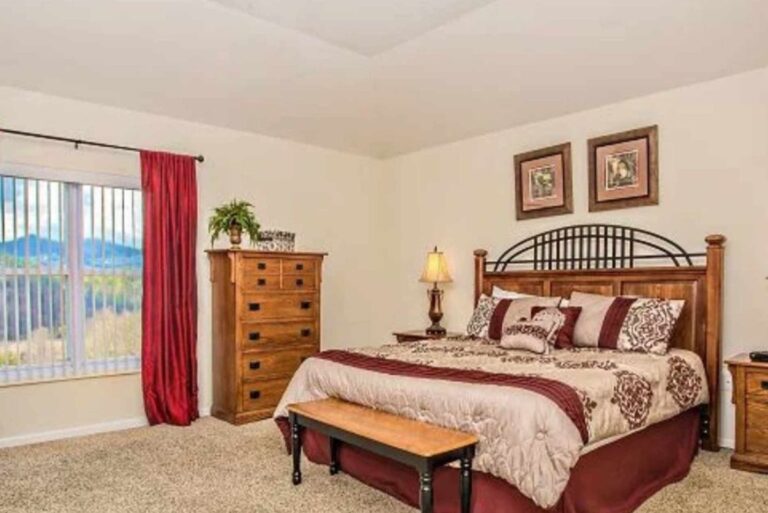 Whispering Pines Smokin' Views Condo 651 Pigeon Forge