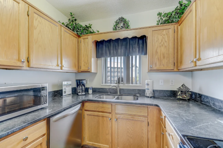 Whispering Pines Condo 243 near Smokies and Dollywood, in Pigeon Forge TN