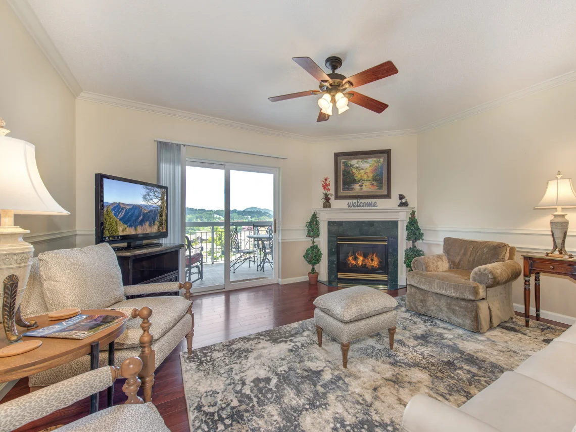 Whispering Pines Condo 113 Vacation Rental Pigeon Forge Near Dollywood