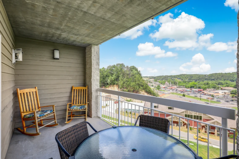Whispering Pines Bearadise Condo 221 Pigeon Forge Downtown