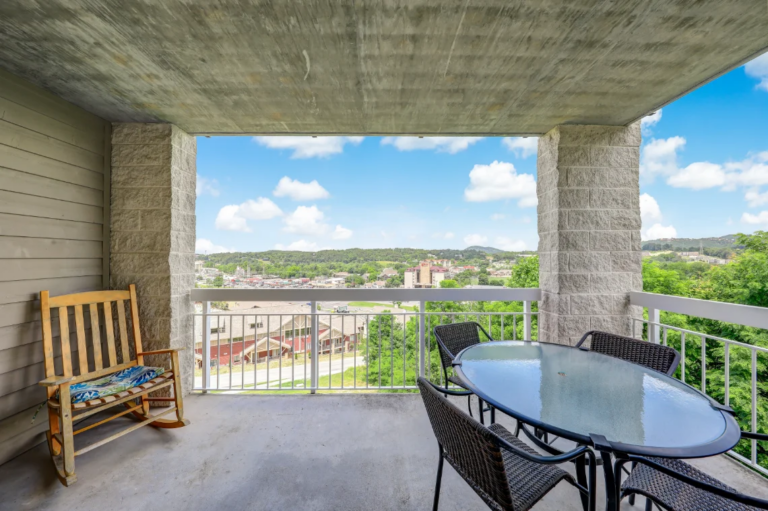 Whispering Pines Bearadise Condo 221 Pigeon Forge Downtown