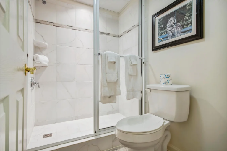 Whispering Pines Condo 124 Near Smokies and Dollywood, Pigeon Forge Vacation Rental