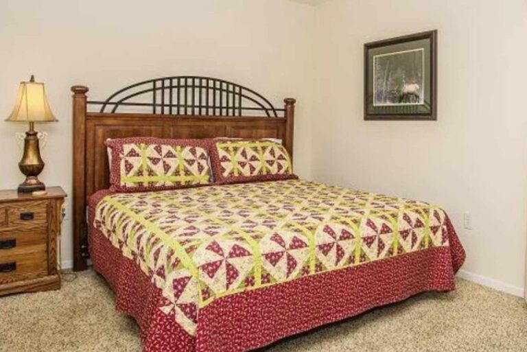 Whispering Pines Smokin' Views Condo 651 Pigeon Forge