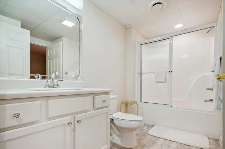 Whispering Pines Condo 124 Near Smokies and Dollywood, Pigeon Forge Vacation Rental